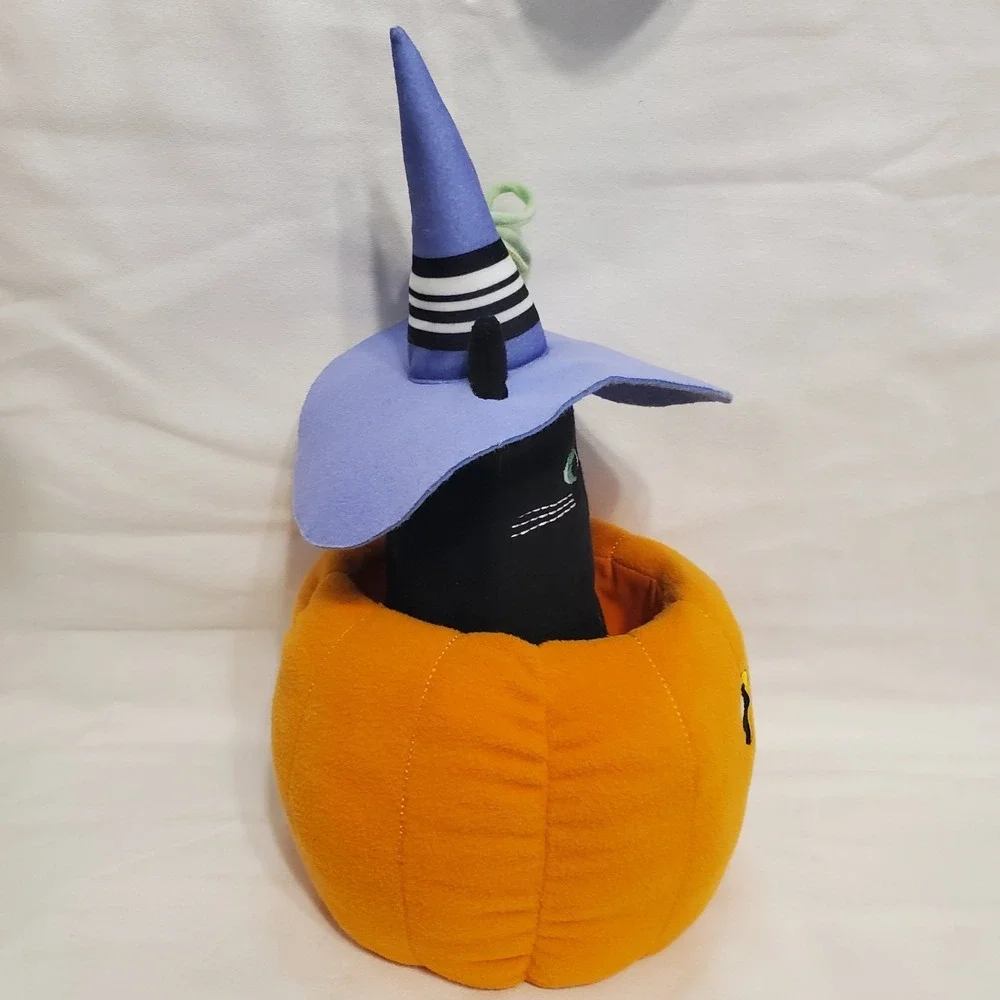 Hallmark Black Cat Witch w/ Pumpkin Motion Sound  Spooky Halloween